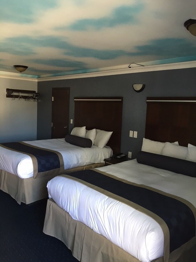 Hollywood Palms & 2* Los Angeles