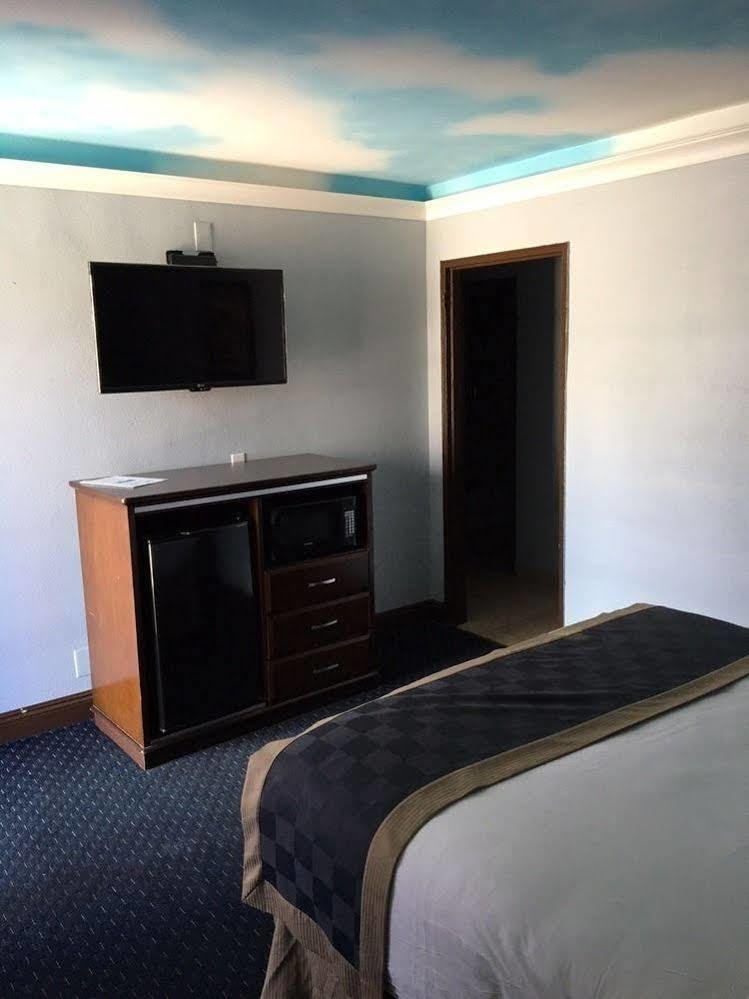Motel Hollywood Palms & 2*
